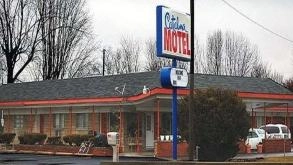 Find Parking Spot in Catalina Motel IND Airport  Parking Garage