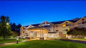 Find Parking Spot in Best Western MHT Airport Parking Garage