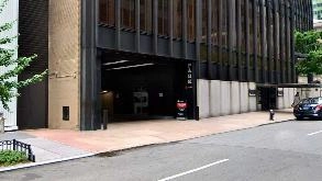 Photo of Seagrams Garage - 128 E 53 St spot, located 5.0 mi from Near 280 Park Avenue in
