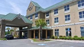 Photo of Country Inn and Suites - 21 Yvette Johnson Hagins Dr Garage spot, located 4.0 mi from Near Sam Snead's Savannah in