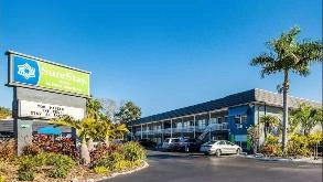 Find Parking Spot in Surestay Hotel By BW Airport Parking Garage