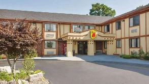 Photo of Quality Inn_7 Kimberly Ave Garage spot, located 1.8 mi from Near T Swirl crêpe in