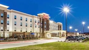 Hampton Inn DFW South Airport Parking