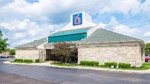 Photo of Motel 6 - 3246 Olentangy River Rd Garage spot, located 1.0 mi from Near Jesse Owens Statue in