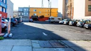 Photo of 1965 Lombard St Garage spot, located 6.0 mi from Near Marina Submarine in
