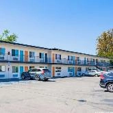 Find Parking Spot in Trade Winds Motel LGB Airport  Parking Garage