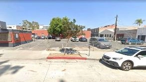 Photo of 40 N Pasadena Ave garage spot, located 3.0 mi from Near Buca di Beppo Italian Restaurant in Pasadena