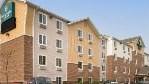 Find Parking Spot in Select Suites  by Extended Stay America CLE Airport Parking Exclusive Deal Garage