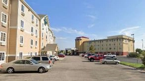 Find Parking Spot in Select Suites Wichita Airport  Special Deal Parking Garage