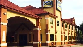 Find Parking Spot in Scottish Inn & Suites HOU Airport  Parking Garage