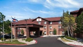 Spark by Hilton DEN Airport Parking