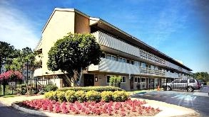 Find Parking Spot in Fair View & Suites MEM Airport  Parking Garage