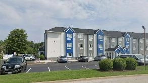 Microtel Inn & Suites by Wyndham RIC Airport Parking
