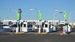 Find Parking Spot in Oakland Airport Economy  Parking Garage