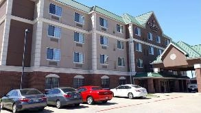Country Inn & Suites by Radisson DFW Airport Parking