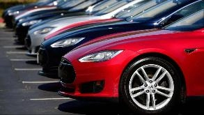 Find Parking Spot in Comfort Inn & Suites ABQ Airport  Parking Garage