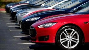 Find Parking Spot in Sleep Inn ABQ Airport  Parking Garage