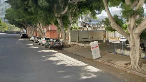 Photo of 1329 W 5th St.(1125 W 6th St.)  Garage spot, located 0.8 mi from Near Vista Angelina in