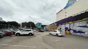 Photo of 1331 S Pembroke Ln (1332 Flower St.) Parking spot, located 0.8 mi from Near Snociety Urban Eatery in