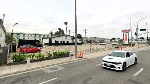 Photo of 601 S Prairie Ave Parking spot, located 4.3 mi from Near Manuel's Burgers in Los angeles