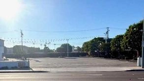 Photo of 619 S Prairie Ave Parking spot, located 4.3 mi from Near Manuel's Burgers in Los angeles