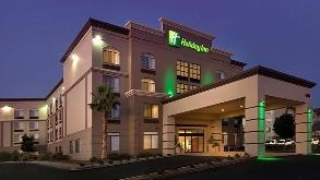 Find Parking Spot in Holiday Inn Express ELP Airport   Parking Garage