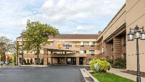 Find Parking Spot in Comfort Inn GRR Airport  Parking Garage