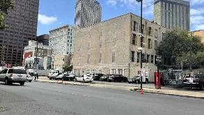 Photo of 421 Poydras Street (MOTHERS RESTAURANT) spot, located 5.0 mi from Near 622 Magazine Street in New orleans