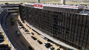 Find Parking Spot in  Hilton Chicago O’hare ORD Airport  Parking Garage