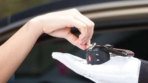 Find Parking Spot in Preferred Park YYZ Airport   Parking Garage