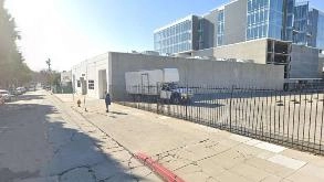 Photo of 941 N Orange Dr Garage spot, located 0.9 mi from Near Sky Frame Inc. in