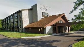 Find Parking Spot in Comfort Inn and Suites SYR Airport  Parking Garage