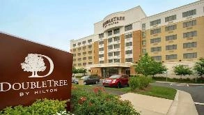 DoubleTree by Hilton Hotel Sterling IAD Airport Parking
