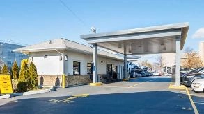 Find Parking Spot in Carvia  LGA Airport  Parking Garage