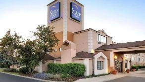Photo of 6650 S Cicero Ave - MDW Parking at Sleep Inn spot, located 1.1 mi from Near Buffet City Cajun Seafood Boil in