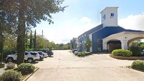 Wingate by Wyndham IAH Airport Parking