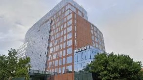 Find Parking Spot in Westin Flushing LGA Airport Parking Garage