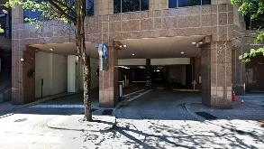 (PA) Charlotte Plaza - On Alley Spaces CLT Airport Parking