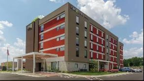 Find Parking Spot in Home2 Suites Louisville NuLu SDF Airport   Parking Garage