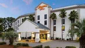 Find Parking Spot in Hampton Inn North CHS Airport Parking Garage
