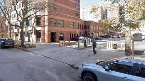Photo of Belden Stratford - 310 W. Belden Ave Parking spot, located 7.0 mi from Near Regenstein Center for African Apes in