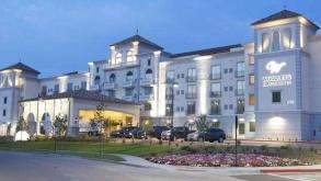 Woolleys Classic Suites Denver Airport Parking