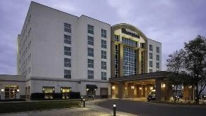 Find Parking Spot in Sheraton Sioux Falls & Convention Center Airport Parking Garage
