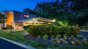 Find Parking Spot in Best Western Plus Richmond Airport Hotel  Parking Garage