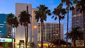 Crowne Plaza LAX Airport Parking