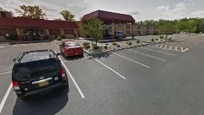 Find Parking Spot in Rodeway Inn Rochester Airport Parking