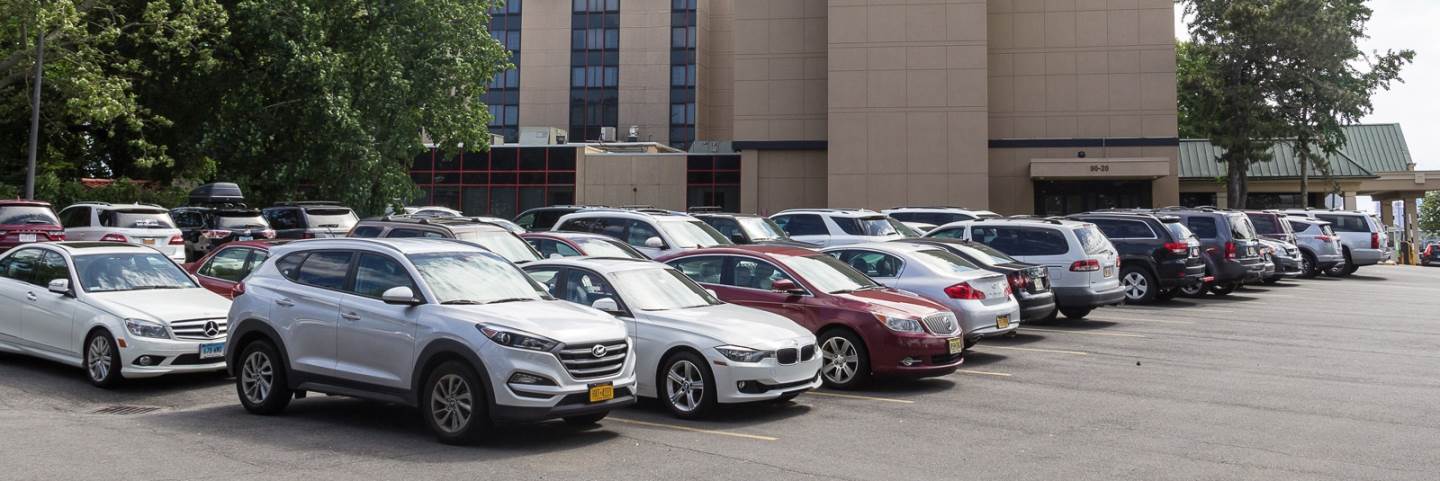 Courtyard Marriott - LGA Airport Parking