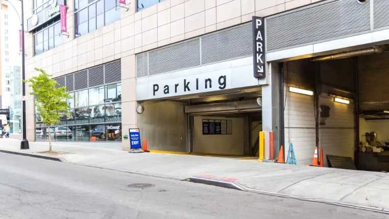 Queens Crossing LAZ PARK and FLY  LGA Airport Covered Valet Airport Parking