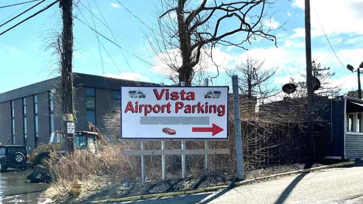 Vista EWR Airport Parking Way