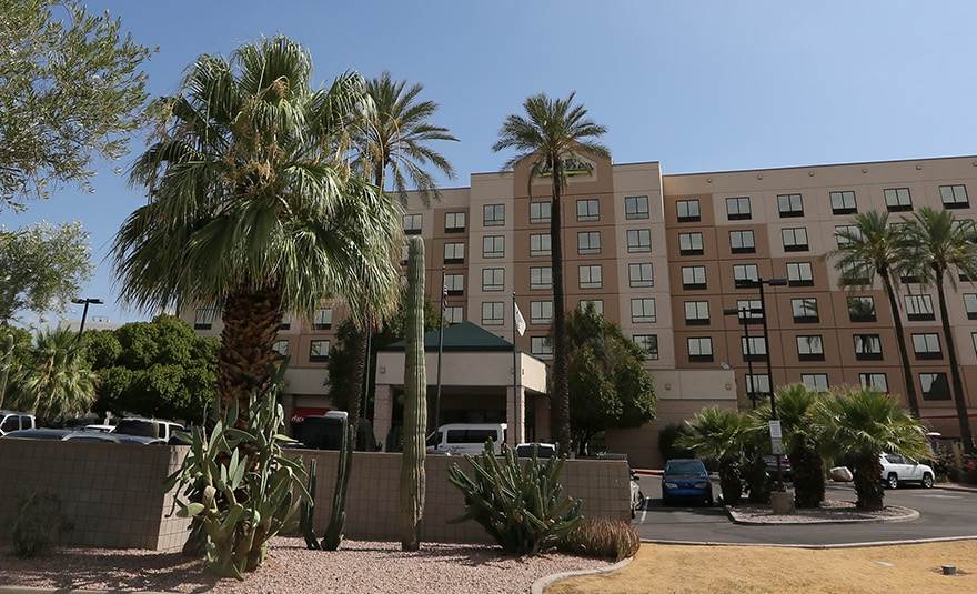 Book Hourly Parking in Radisson Hotel - PHX Airport Parking